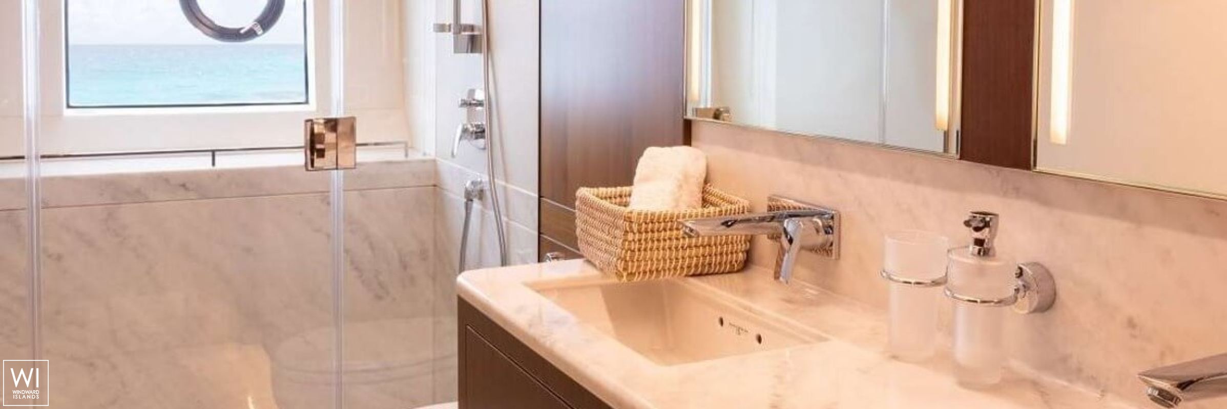 SORANA II  Princess Yachts Princess  81 Interior 1