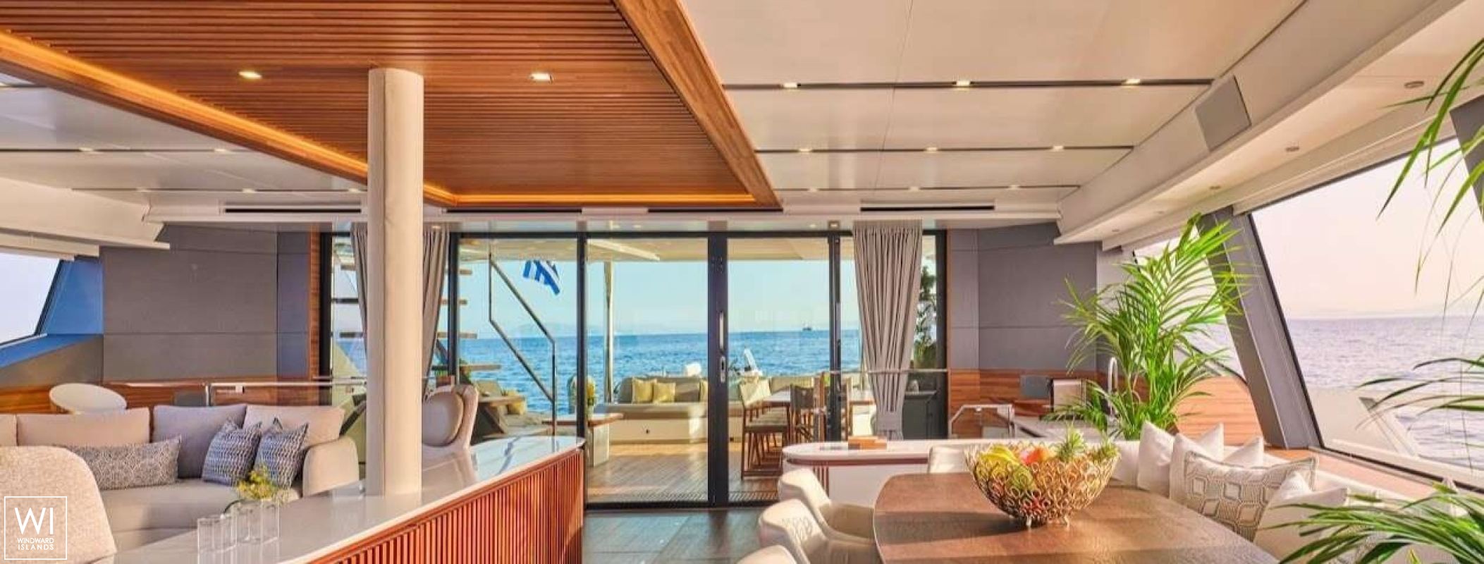 ALINA  Fountaine Pajot Thíra  80 Interior 19