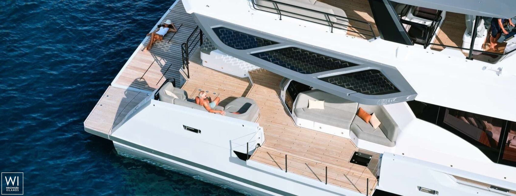 ALINA  Fountaine Pajot Thíra  80 Exterior 3