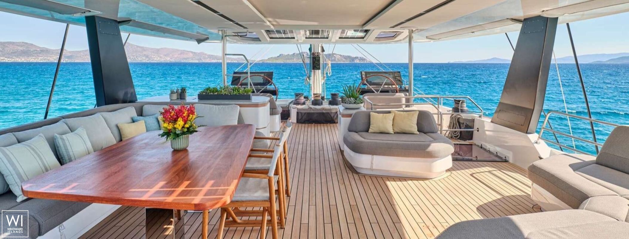 ALINA  Fountaine Pajot Thíra  80 Exterior 10