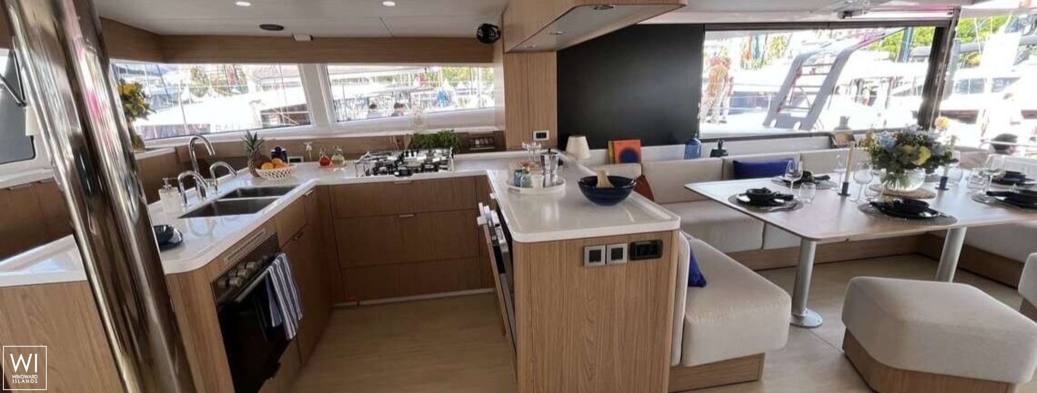 SNAPDRAGON  Catana Catamaran Bali 5.8 Interior 9