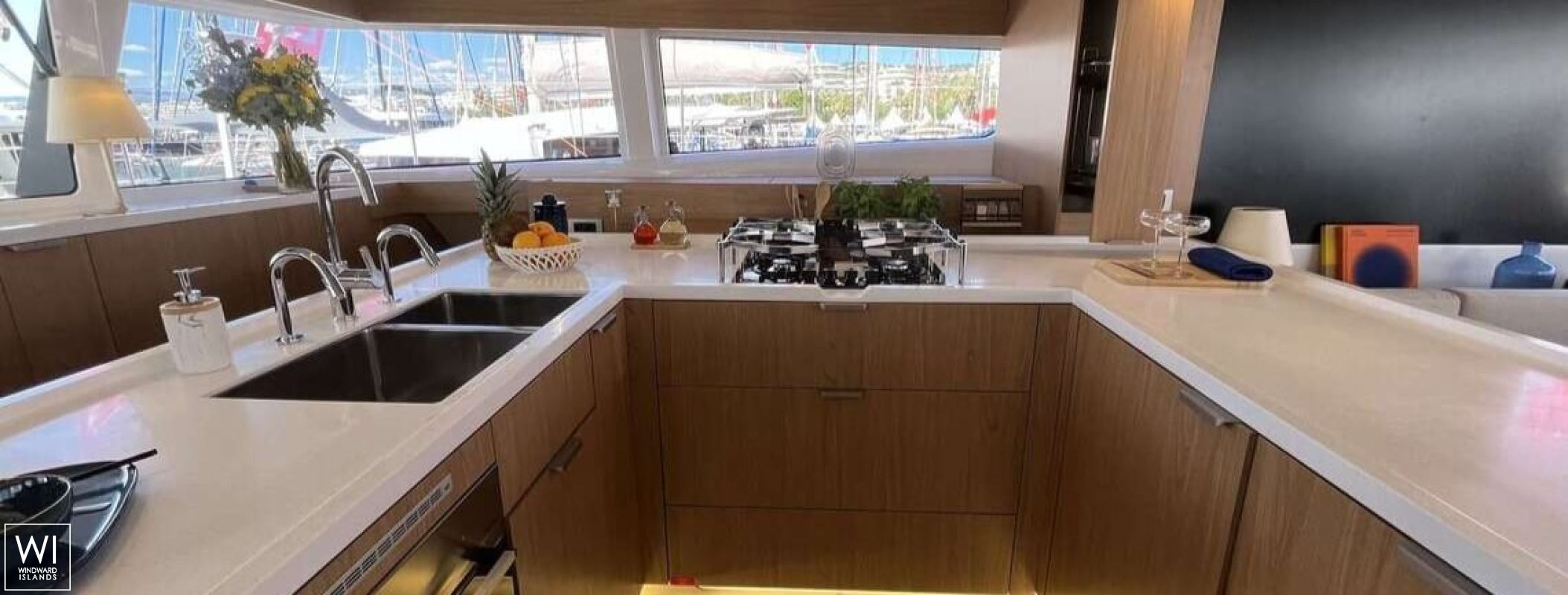 SNAPDRAGON  Catana Catamaran Bali 5.8 Interior 11