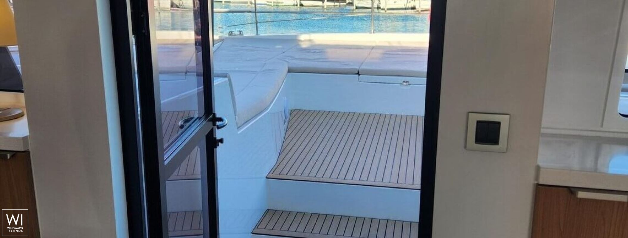 FOUR C S  Catana Catamaran Bali 5.8 Interior 11