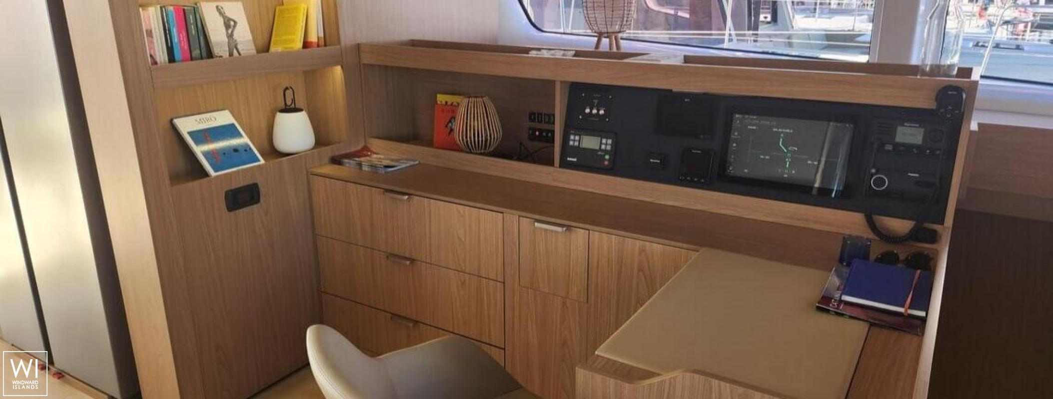 FOUR C S  Catana Catamaran Bali 5.8 Interior 12