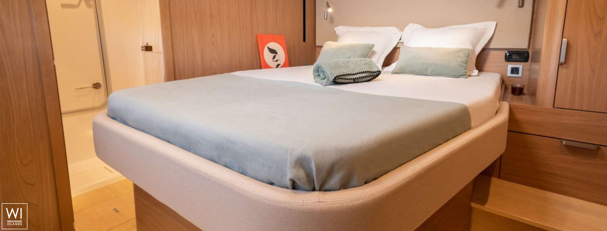 CRAZY BABY TOO  Catana Catamaran Bali 5.8 Interior 1