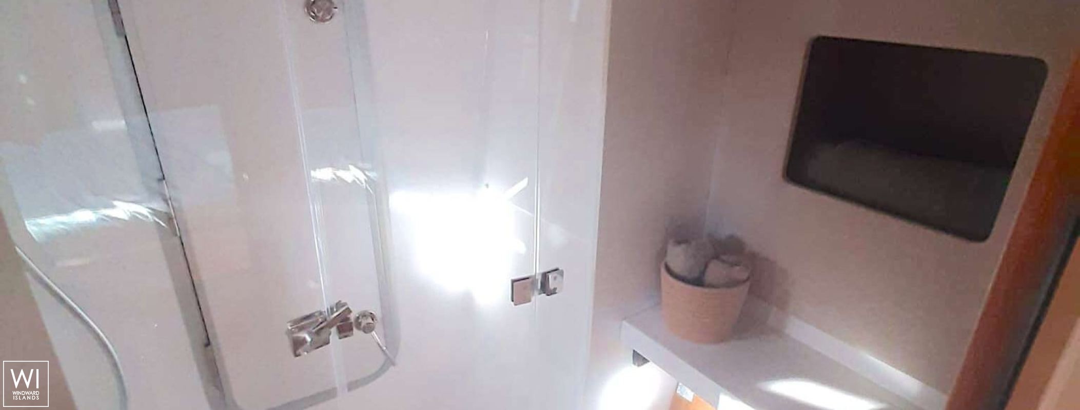 CRAZY BABY TOO  Catana Catamaran Bali 5.8 Interior 1