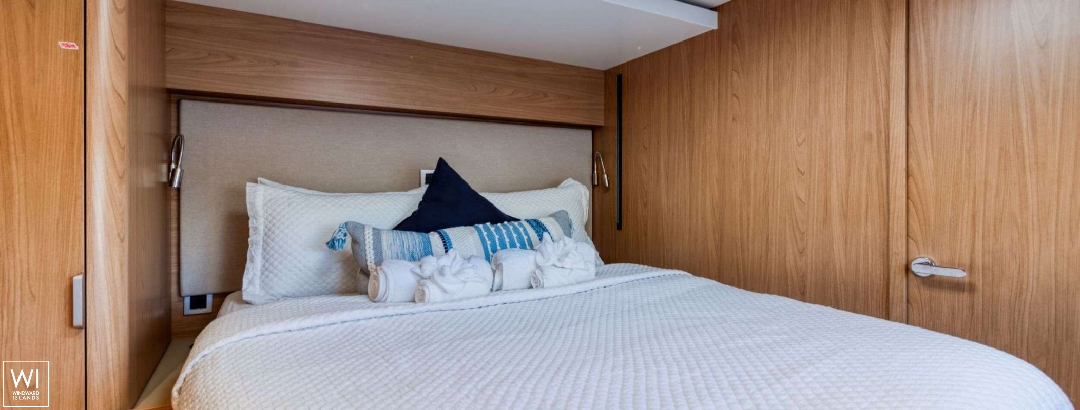 DREAM ON  Catana Catamaran Bali 5.8 Interior 15