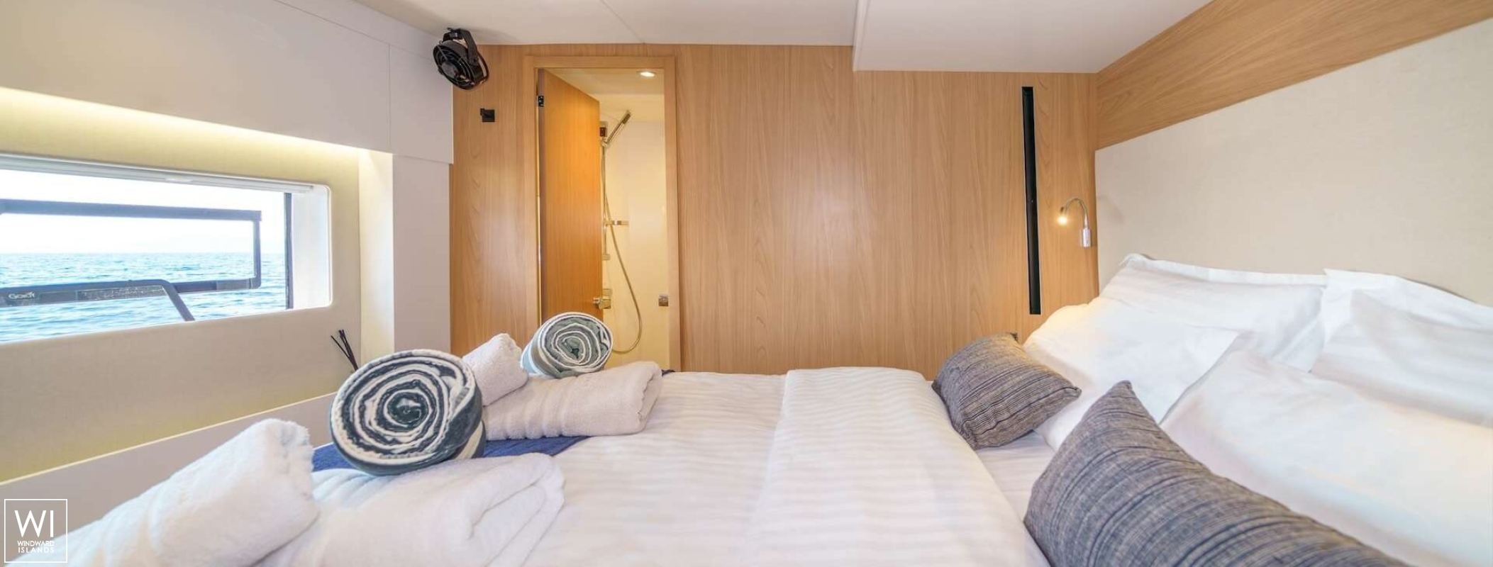 Farben  Catana Catamaran Bali 5.8 Interior 17
