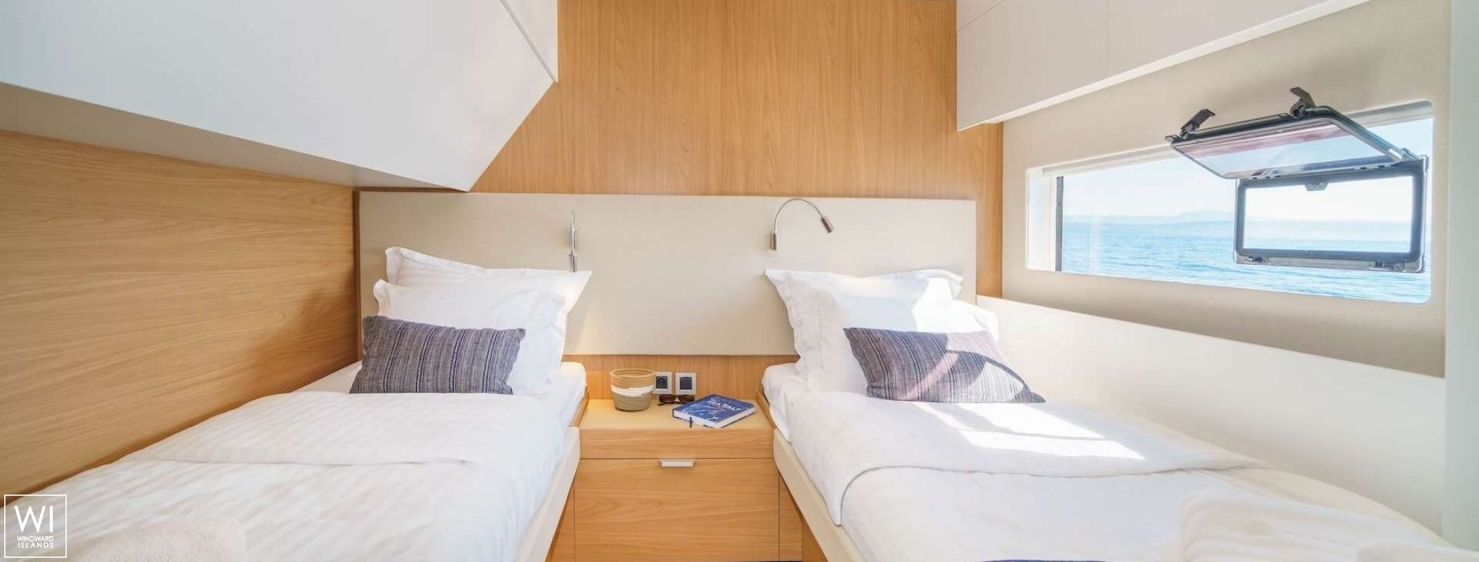 Farben  Catana Catamaran Bali 5.8 Interior 18