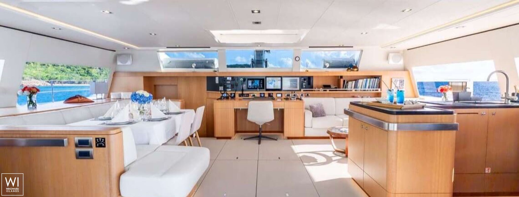 NDS EVOLUTION   JFA Chantier Naval Catamaran 26m Interior 1