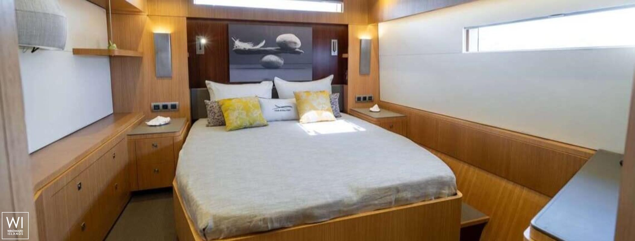 NDS EVOLUTION   JFA Chantier Naval Catamaran 26m Interior 1