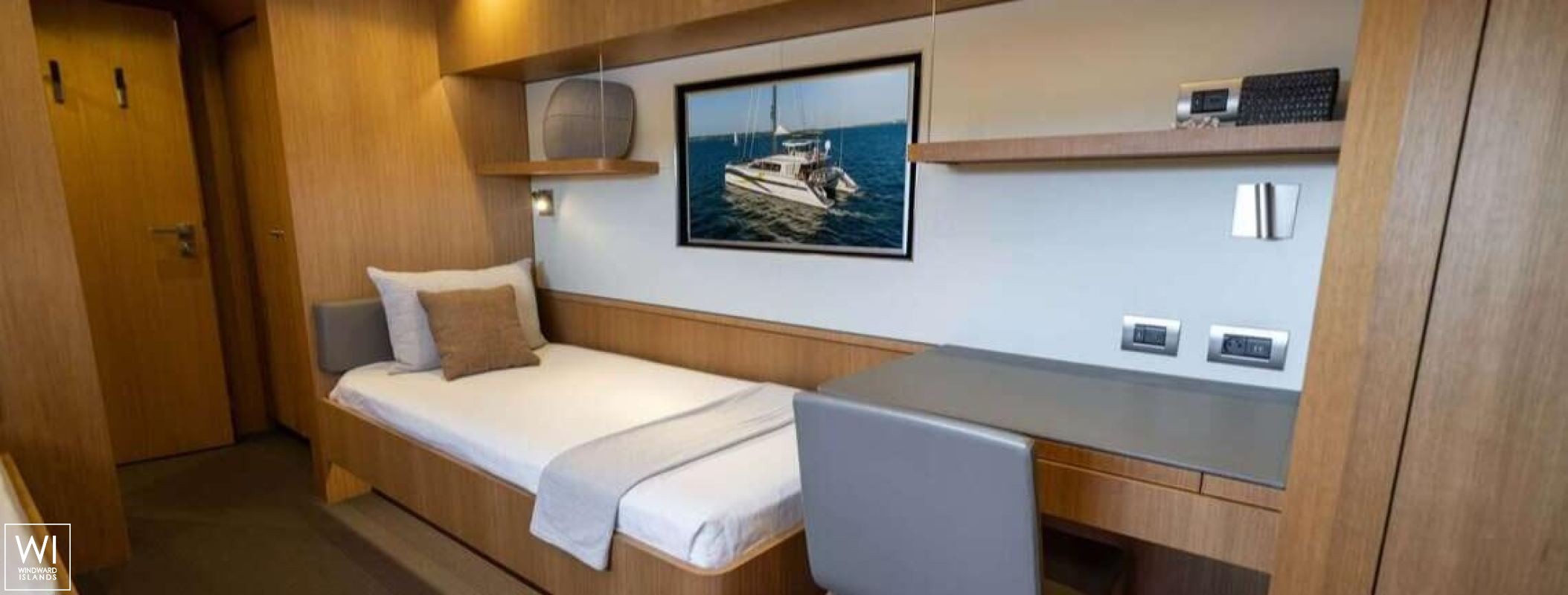 NDS EVOLUTION   JFA Chantier Naval Catamaran 26m Interior 1