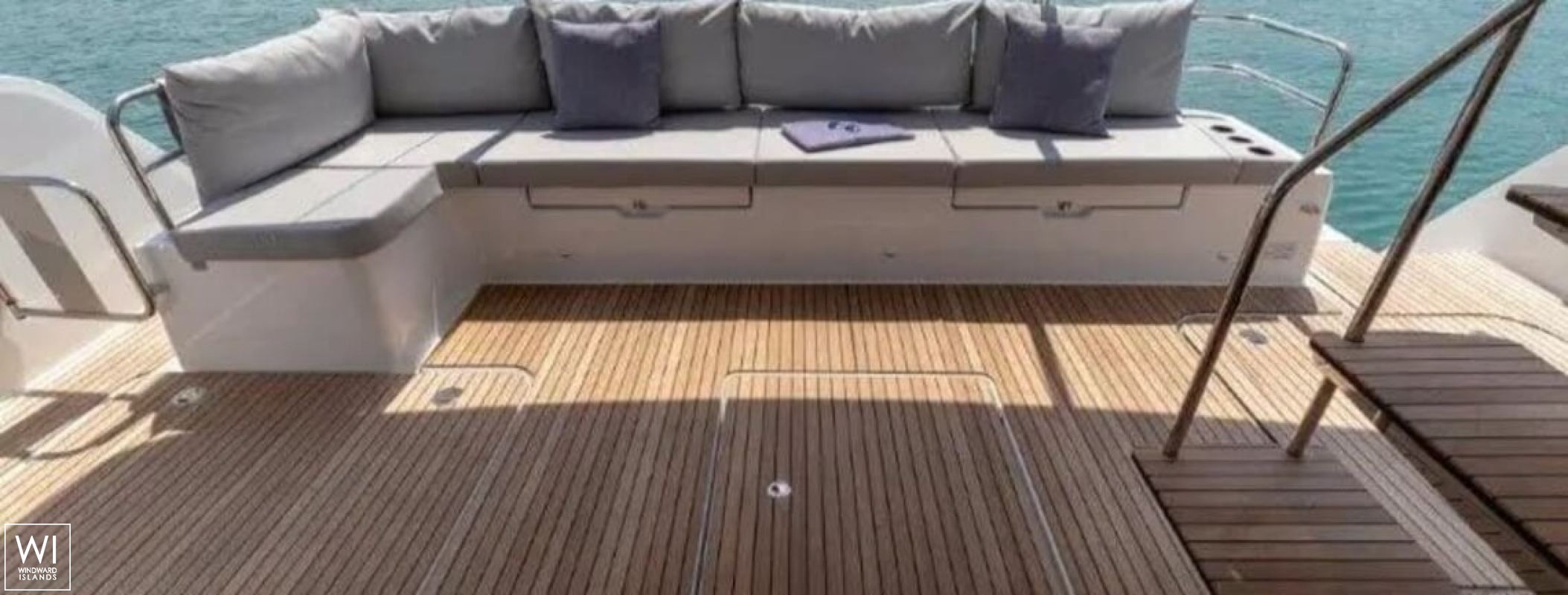 MY 5 Fountaine Pajot Exterior 13