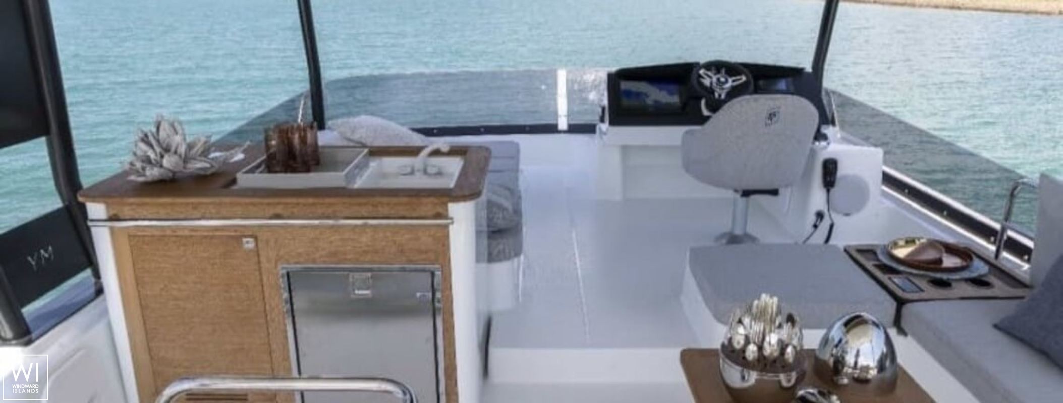 MY 5 Fountaine Pajot Exterior 16