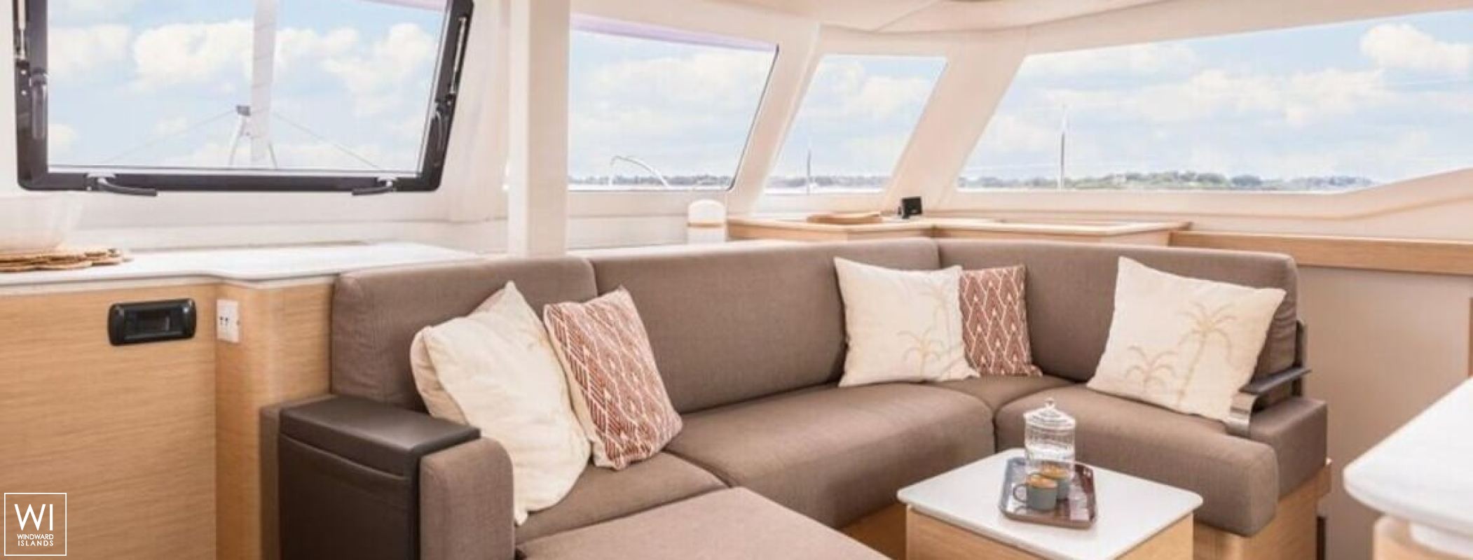 Catamaran 41 Fountaine Pajot Interior 3