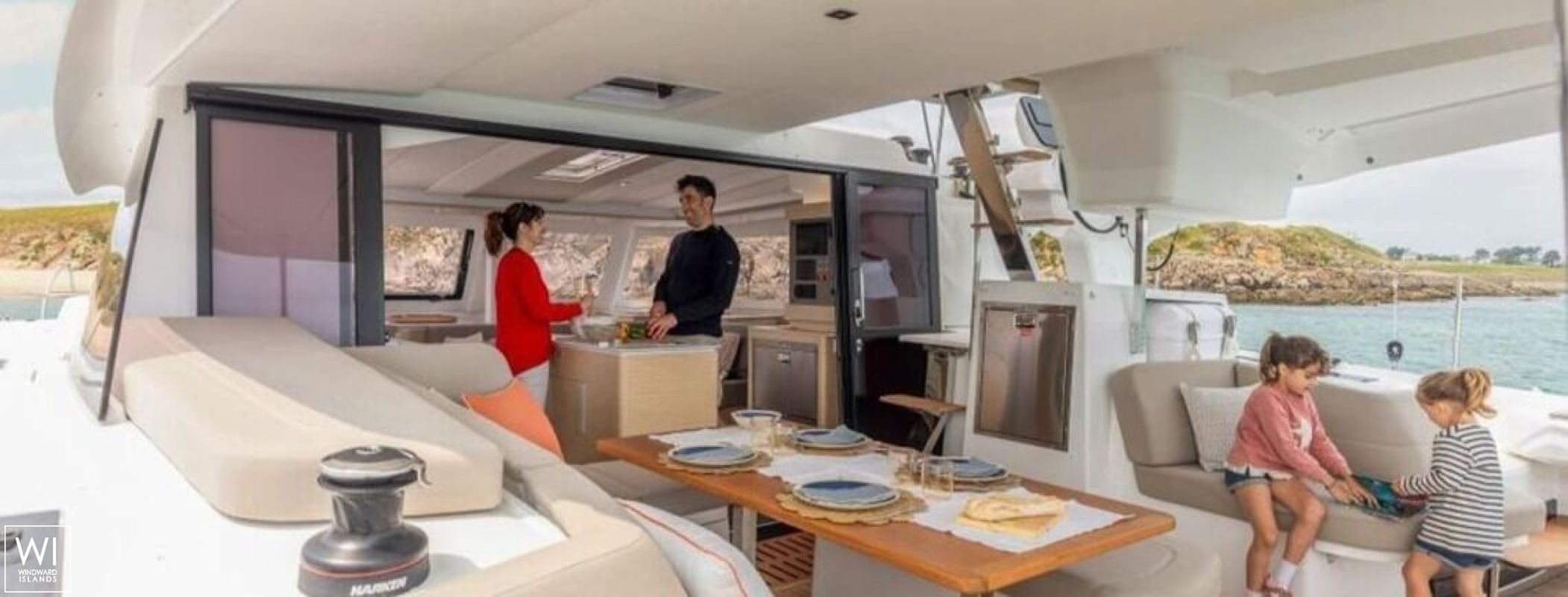Catamaran 41 Fountaine Pajot Exterior 16