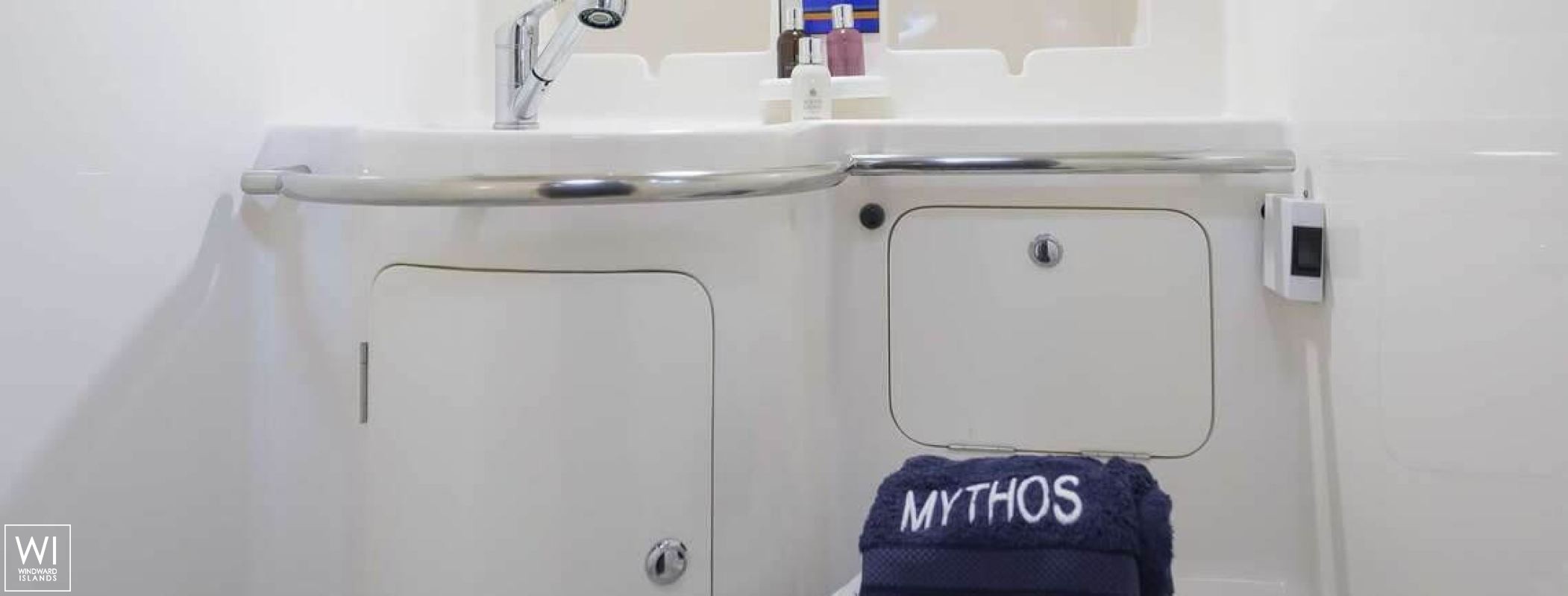 MYTHOS  Ocean Yachts Ocean Star 56.1 Interior 16