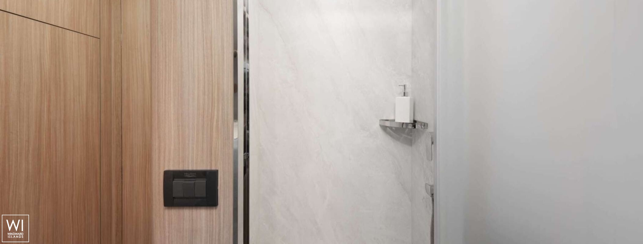 Emerald Queen  Heysea Yachts, Seaview 59 Interior 1