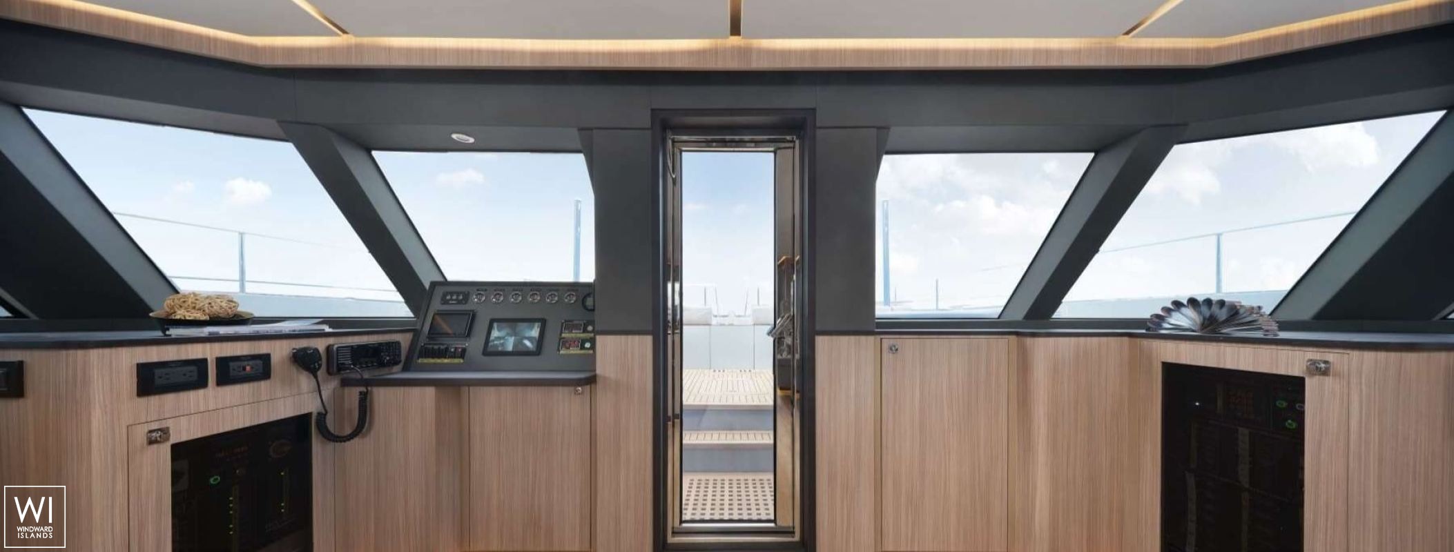 Emerald Queen  Heysea Yachts, Seaview 59 Interior 1