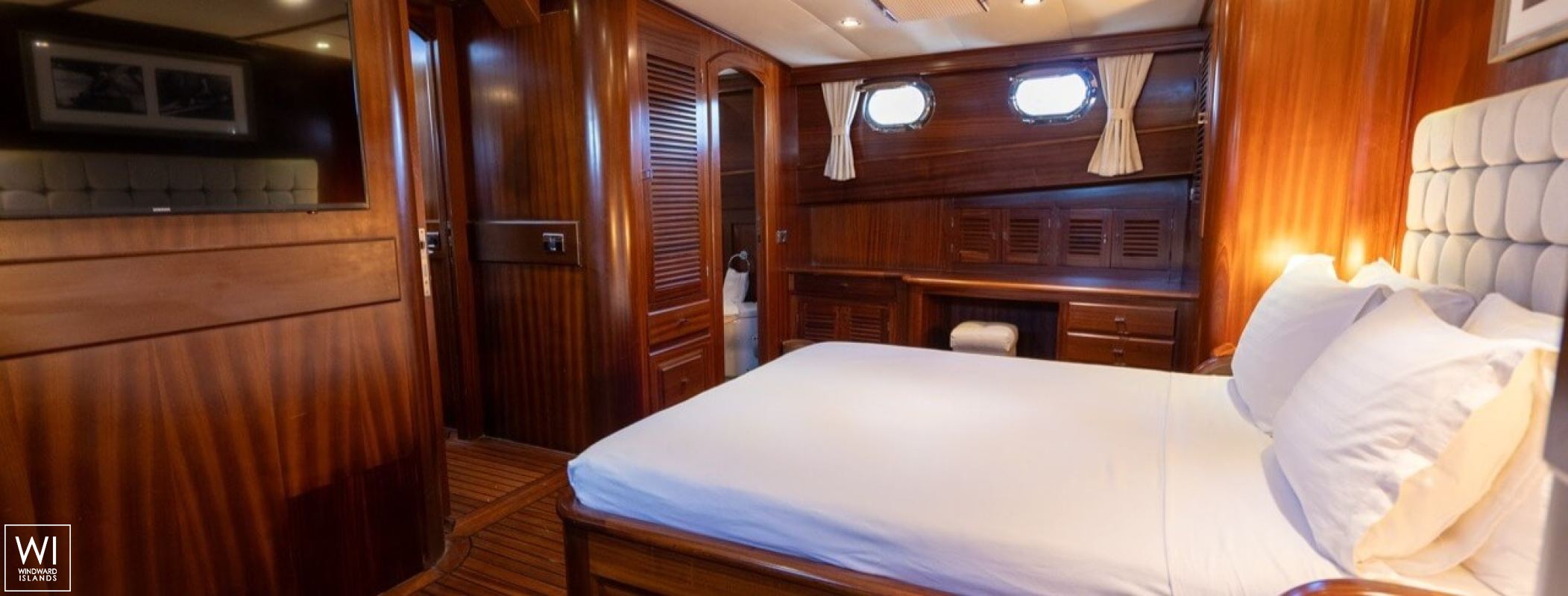 CAPRICORN 1  	Likay  27m Interior 4