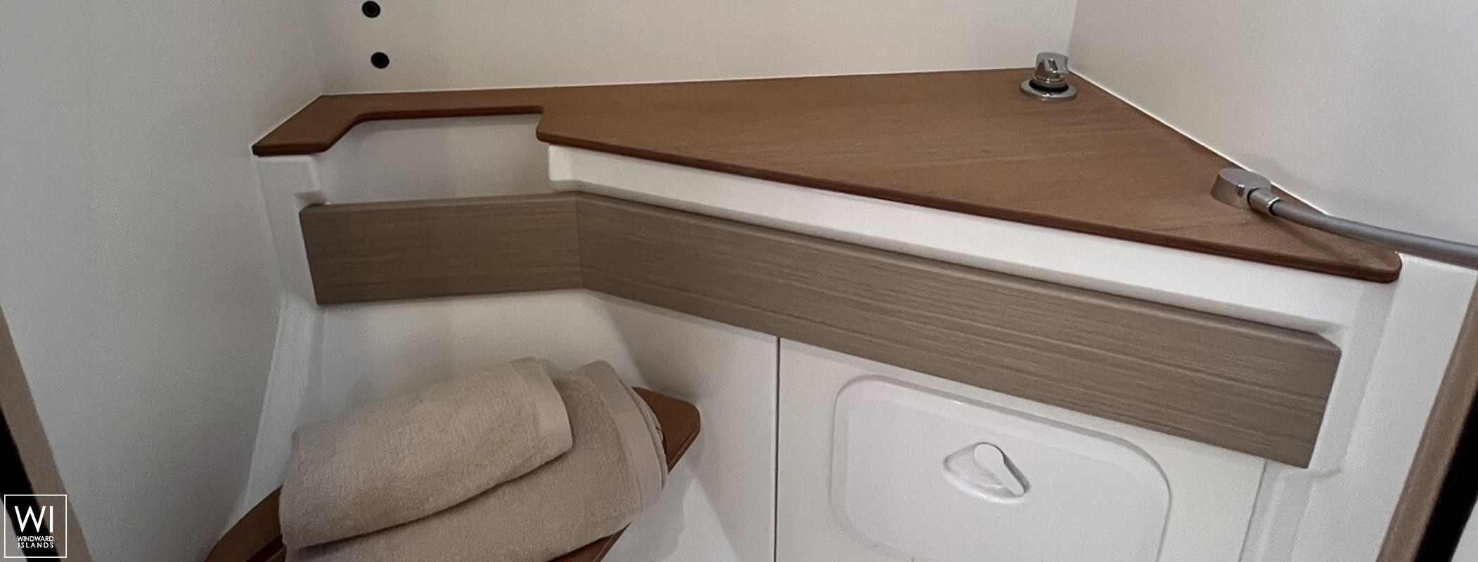 Oceanis  47 Beneteau Interior 7