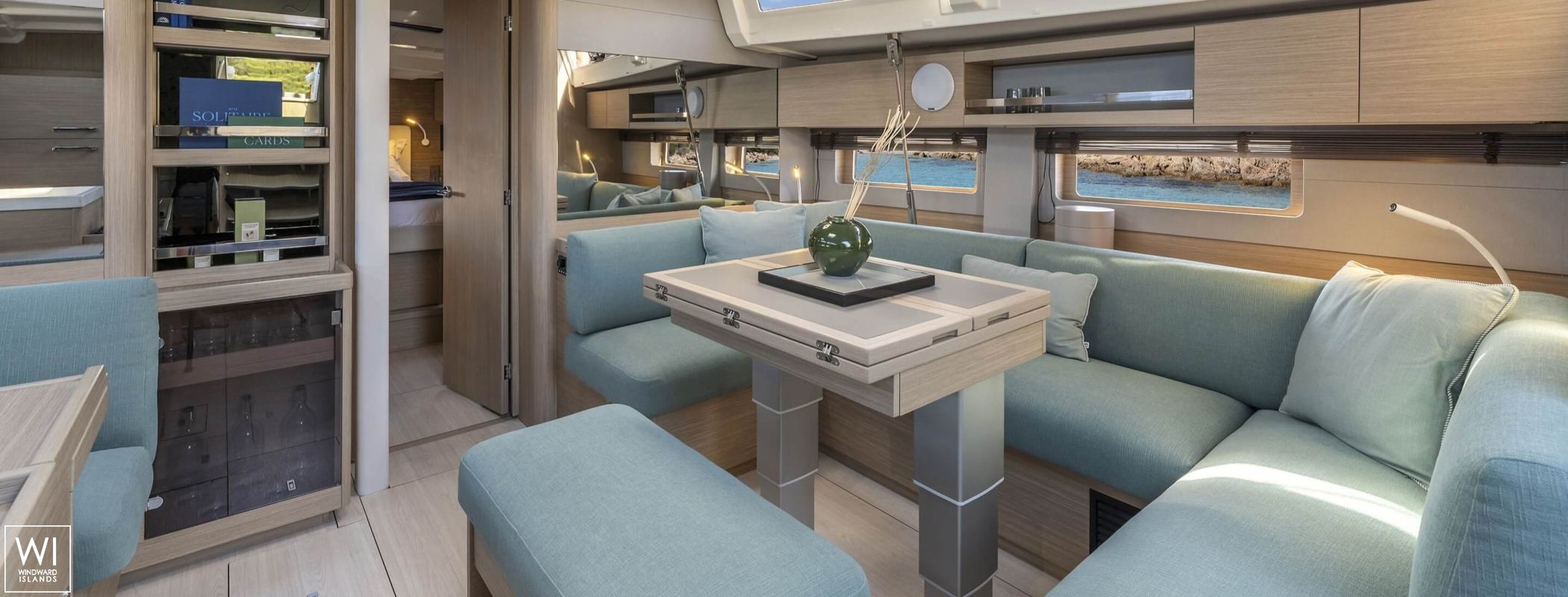 Oceanis  52 Beneteau Interior 2