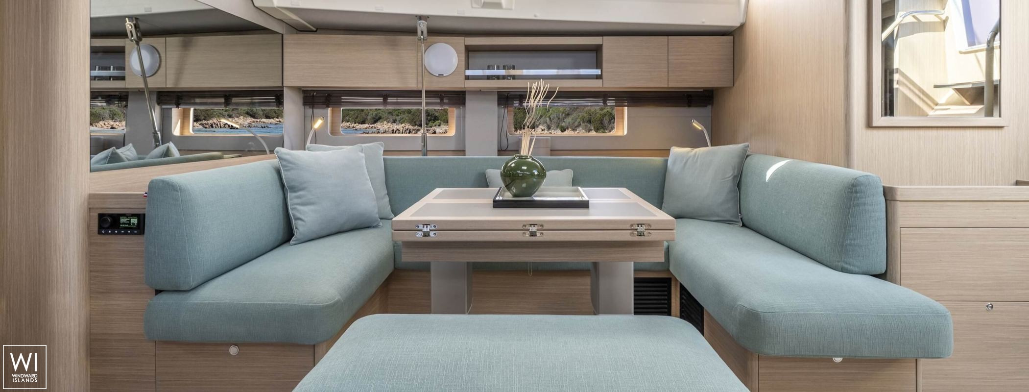 Oceanis  52 Beneteau Interior 3