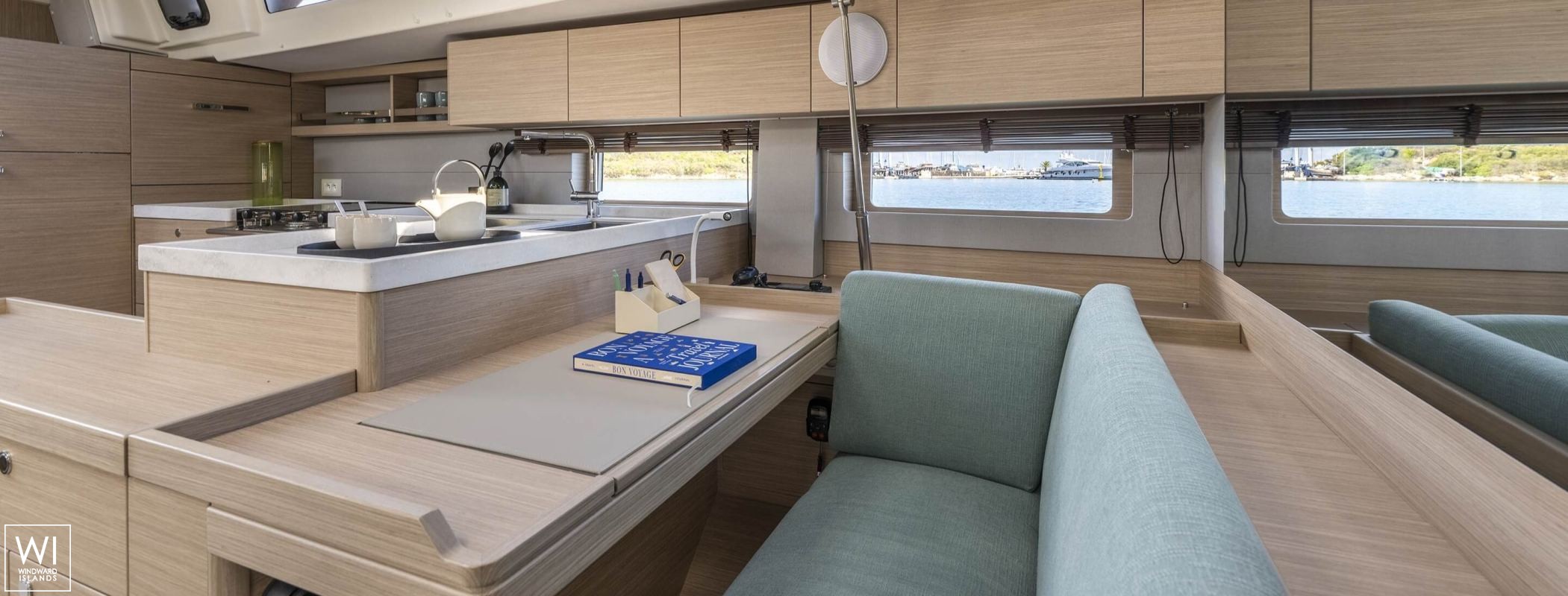 Oceanis  52 Beneteau Interior 4