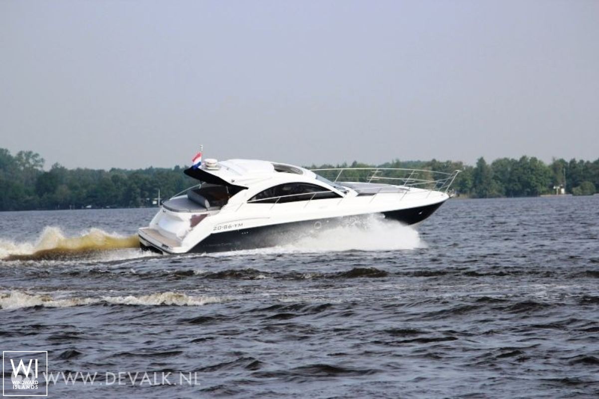 Monte Carlo 42 Beneteau Exterior 2