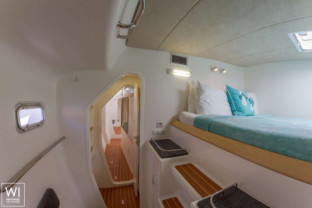 Voyage 520 Voyage Catamaran Interior 1