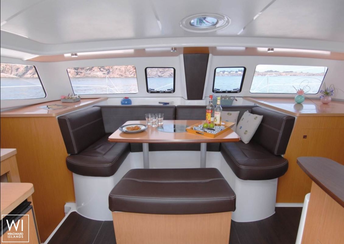 Mahe 36 Fountaine Pajot Interior 4