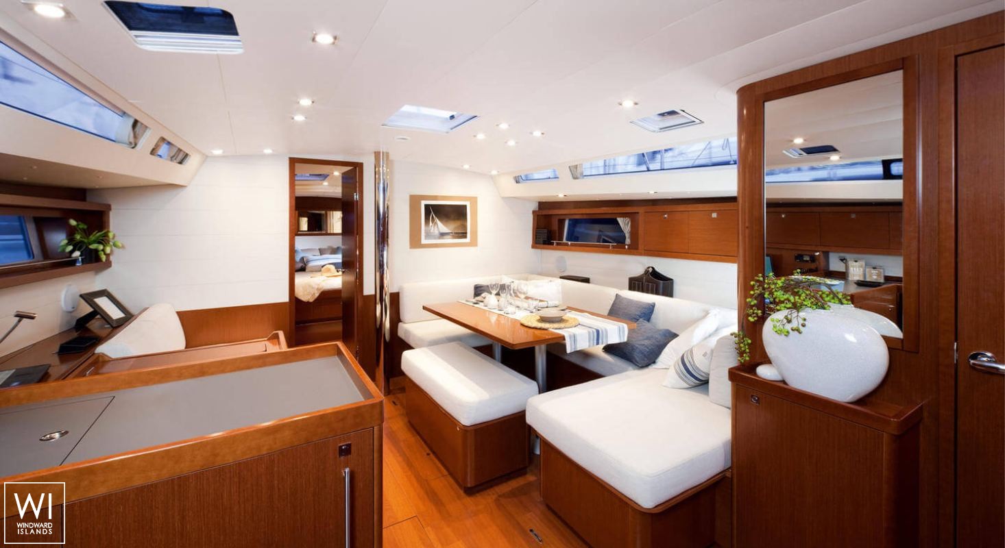 Oceanis  48 Beneteau Interior 1