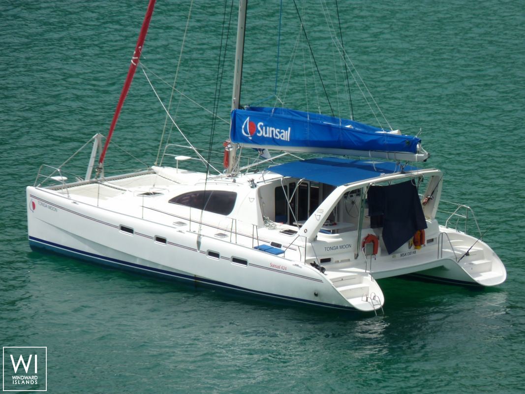 Leopard  42 Robertson & Caines Exterior 2