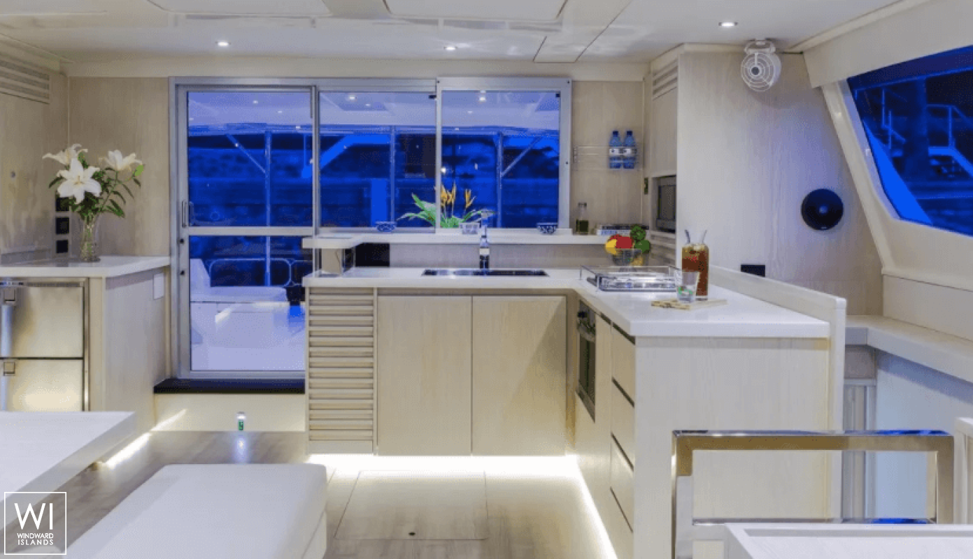 Valhalla  Robertson & Caines Leopard  Power 514 Interior 8