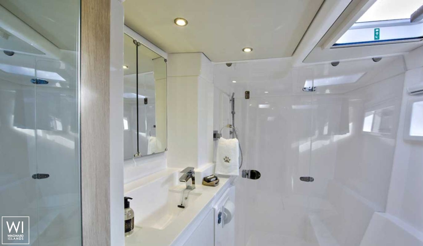 SANYATI  Robertson & Caines Leopard  Power 514 Interior 1