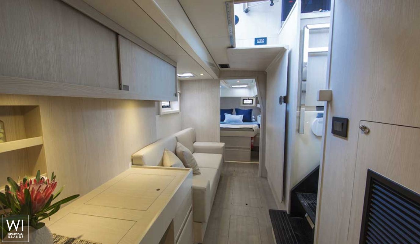 SANYATI  Robertson & Caines Leopard  Power 514 Interior 1