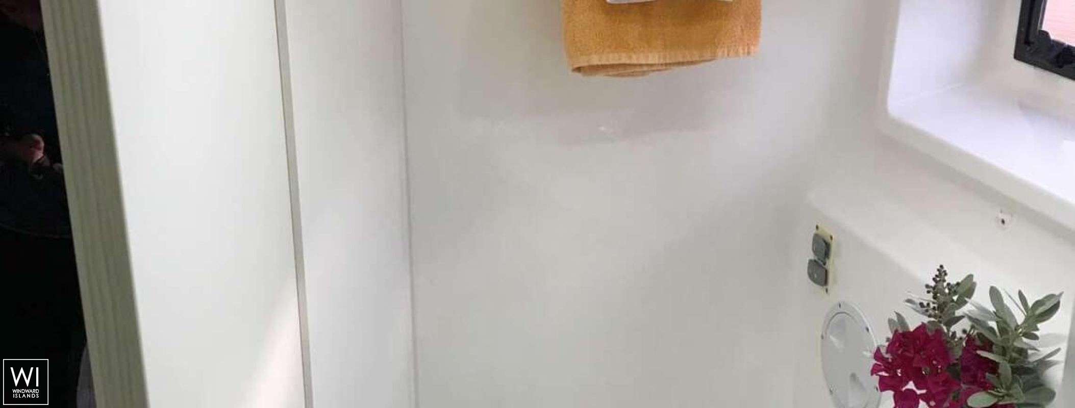 SOMEWHERE HOT  Robertson & Caines Leopard  Power 514 Interior 17