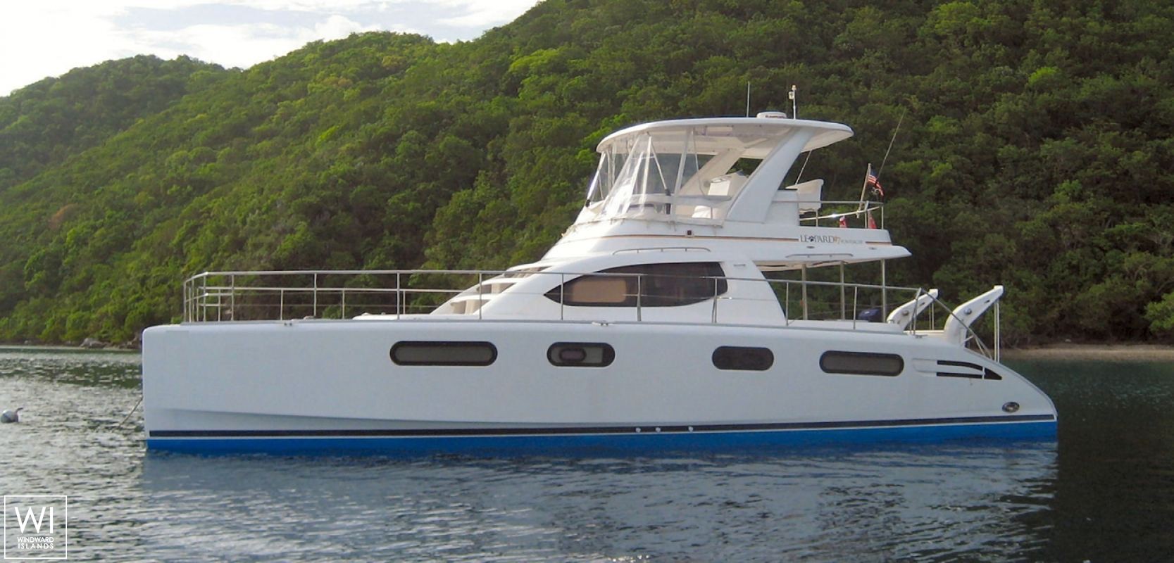 Leopard  Power 474 Robertson & Caines Exterior 2