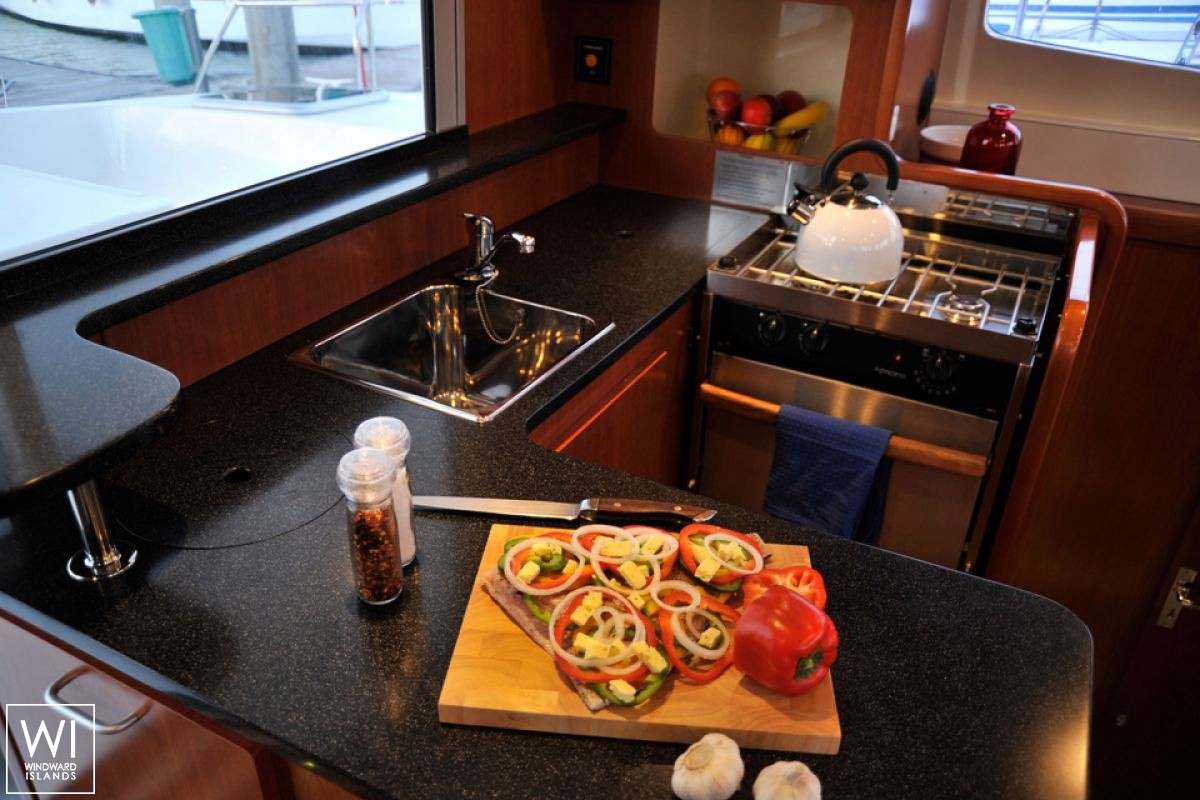 Leopard  Power 39 Robertson & Caines Interior 3