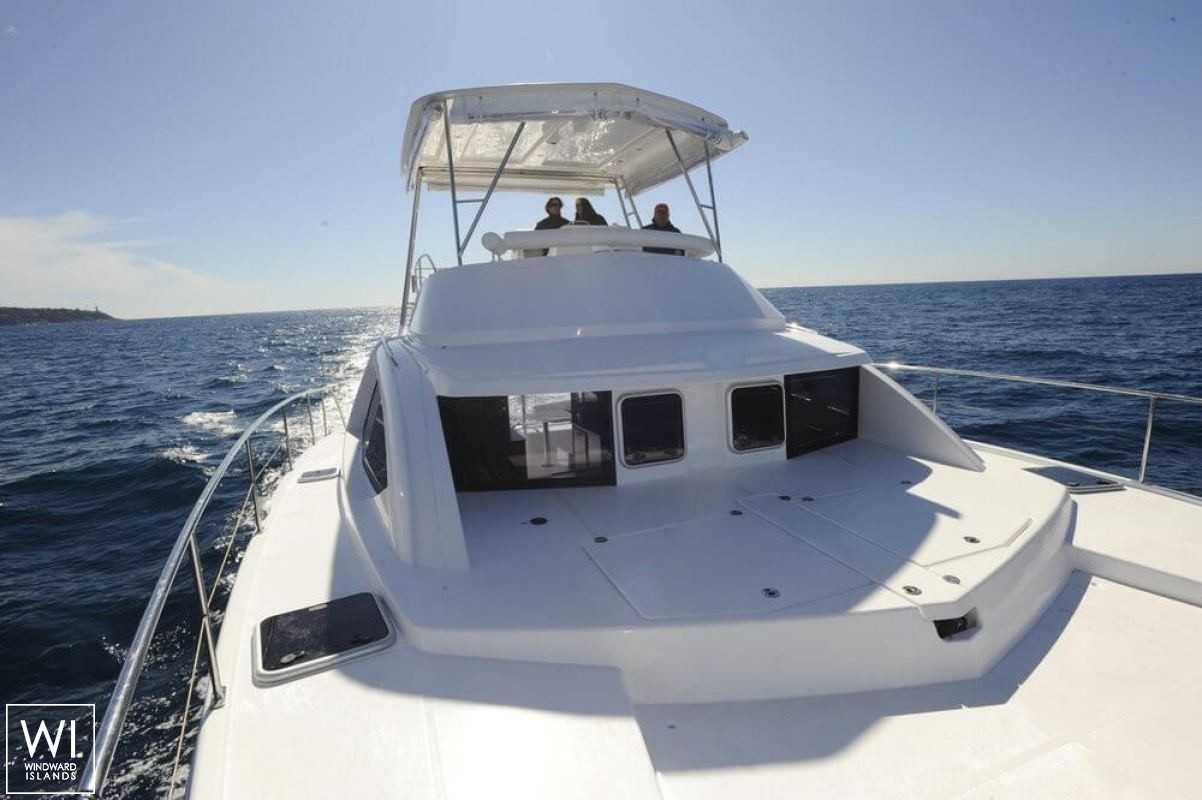 Leopard  Power 39 Robertson & Caines Interior 5