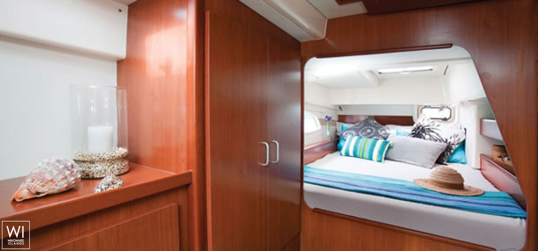 Leopard  Power 39 Robertson & Caines Interior 2