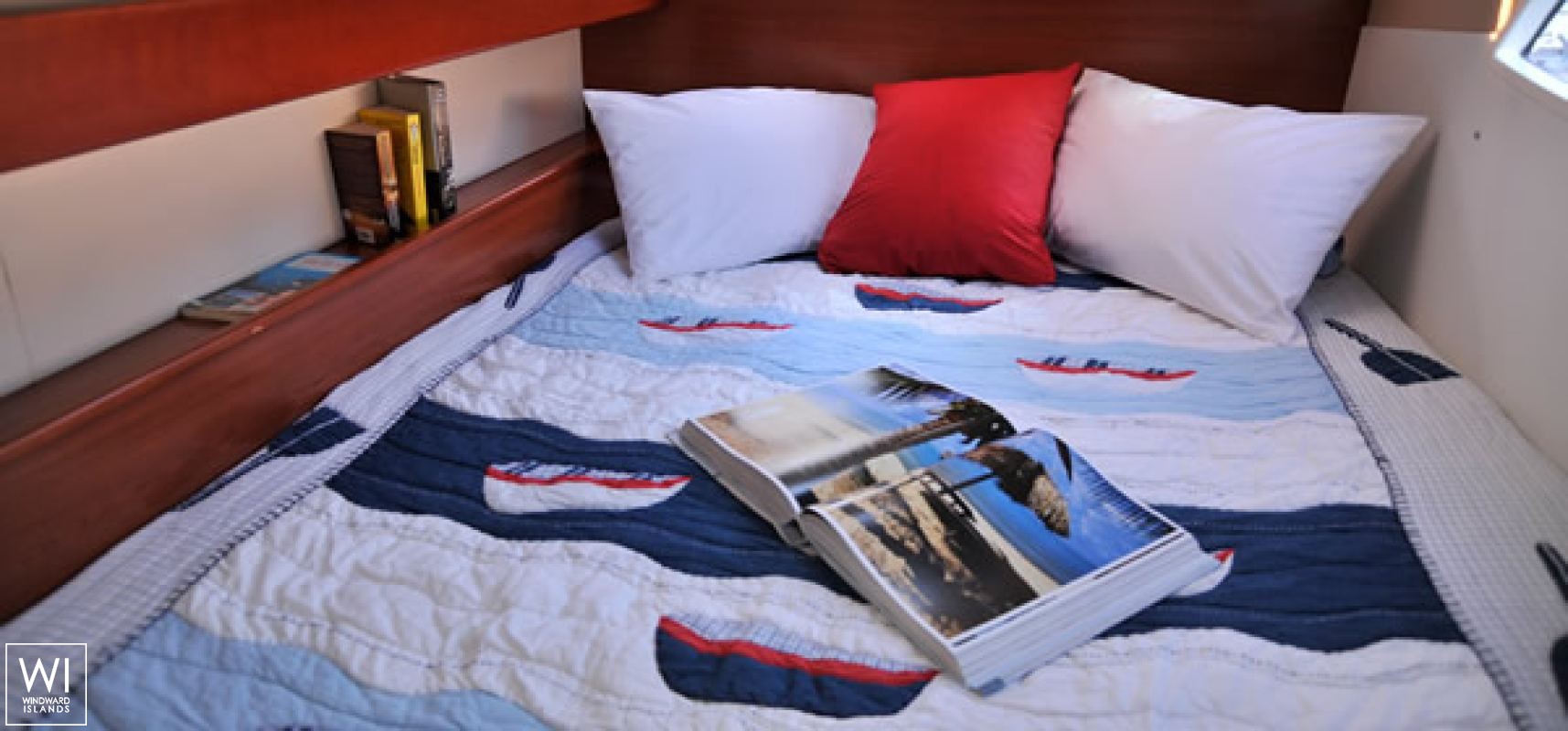 Leopard  Power 39 Robertson & Caines Interior 10