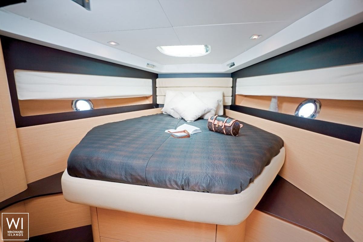 Monte Carlo 37 Beneteau Interior 1