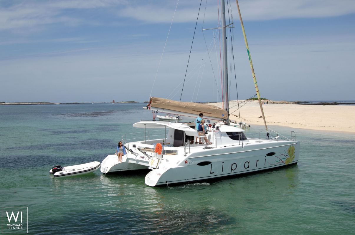 Lipari  41 Fountaine Pajot Exterior 2