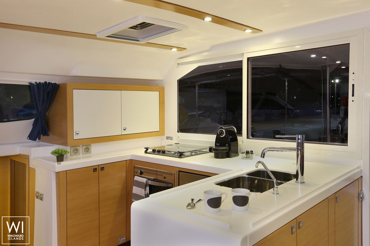 Nautitech 482 Nautitech Catamaran Interior 4