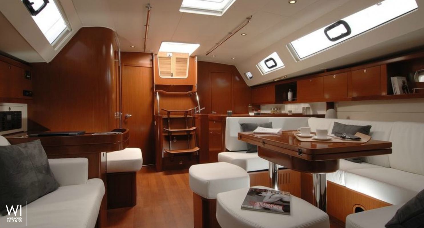 Oceanis  50 Beneteau Interior 1