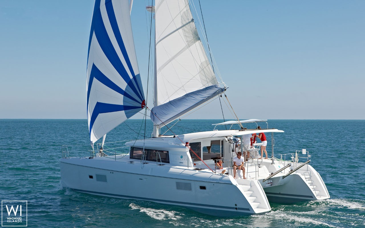Lagoon 421 Lagoon Catamaran Exterior 2