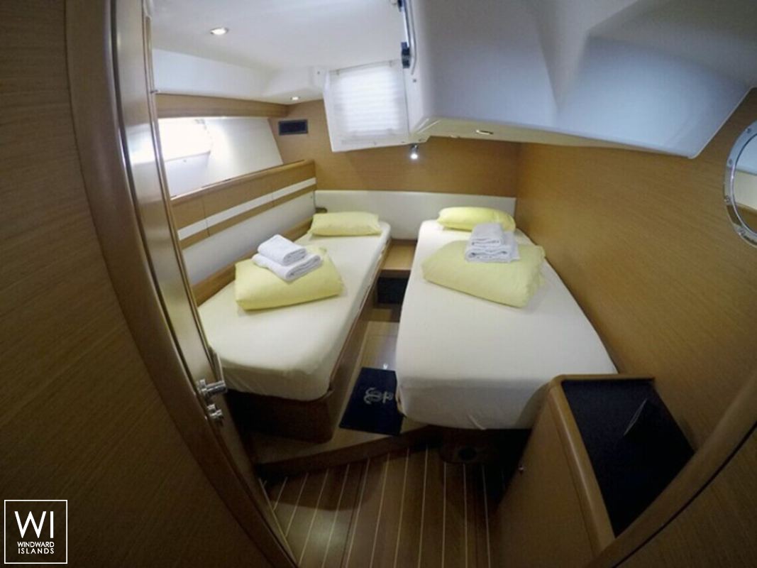Whyknot  Jeanneau Jeanneau 57 Interior 1