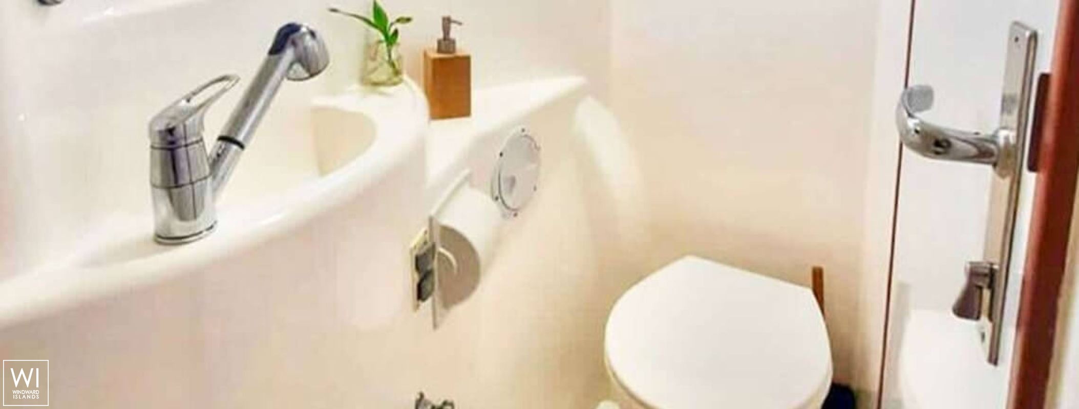 Groovy  Robertson & Caines Leopard  444 Interior 17