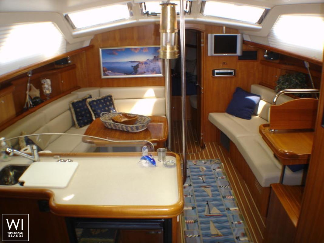Hunter 44DS Hunter Yachts Interior 1